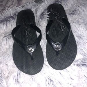 Micheal kors flip flops